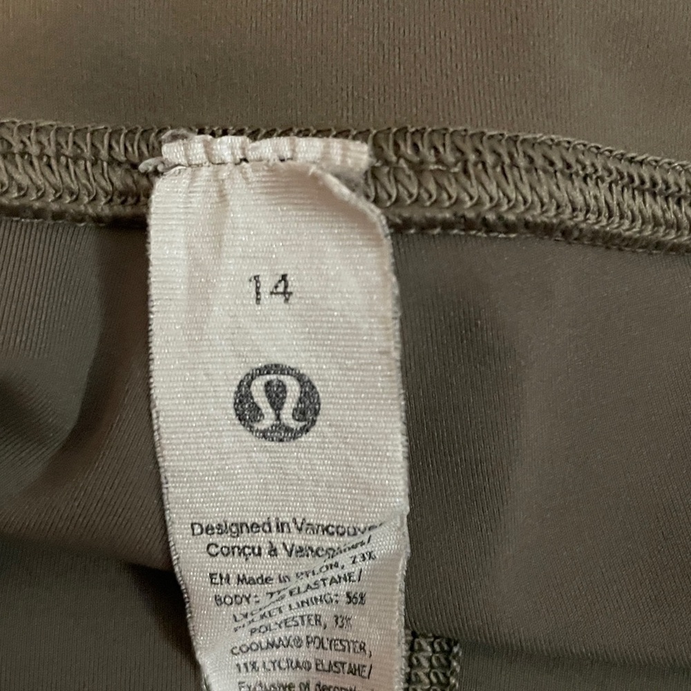 Womens lululemon winder train high rise. Size 14. Great condition. - Picture 7 of 8